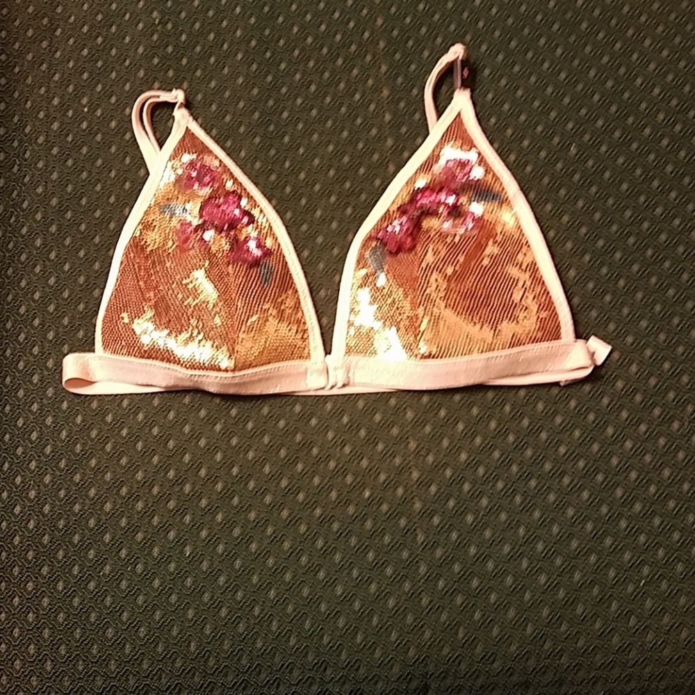 NWT. Victoria Secret front closure bralette. Small - Picture 2 of 5